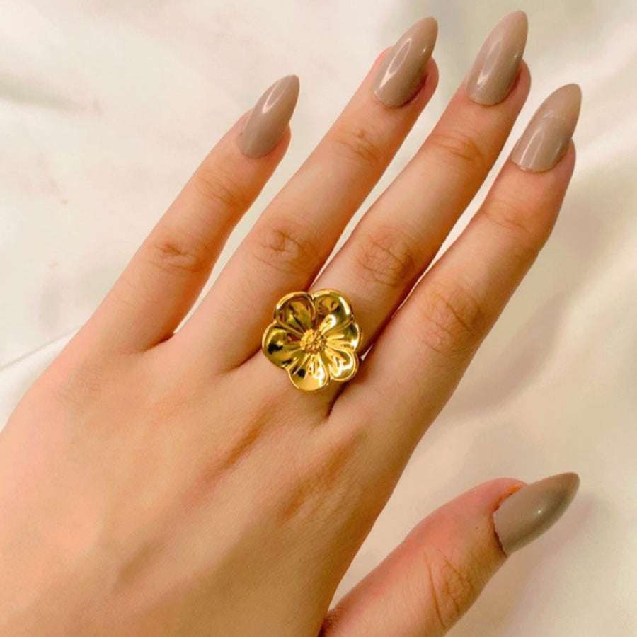 Elegant floral gold-plated ring for women, adjustable ring
