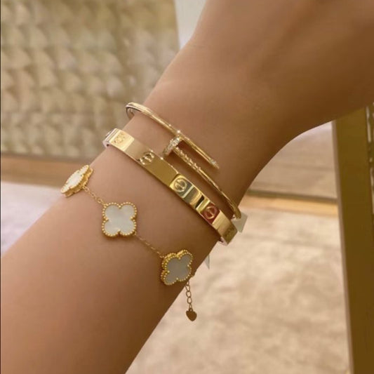 Luxury gold bracelet stack for women, chic and stylish jewelry