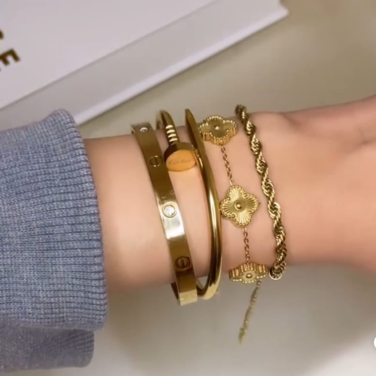 Luxury gold wrist stack β affordable high-shine jewelry Ibraj
