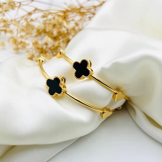 Elegant gold clover enamel bangles luxury finish