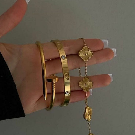 luxury Cartier nail + cartier cuff + golden clover bracelet 
