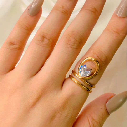 Stylish crystal heart gold ring, adjustable and lightweight jewelry