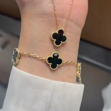 Luxury black clover necklace and bracelet set made from waterproof stainless steel, anti-tarnish daily wear jewelry