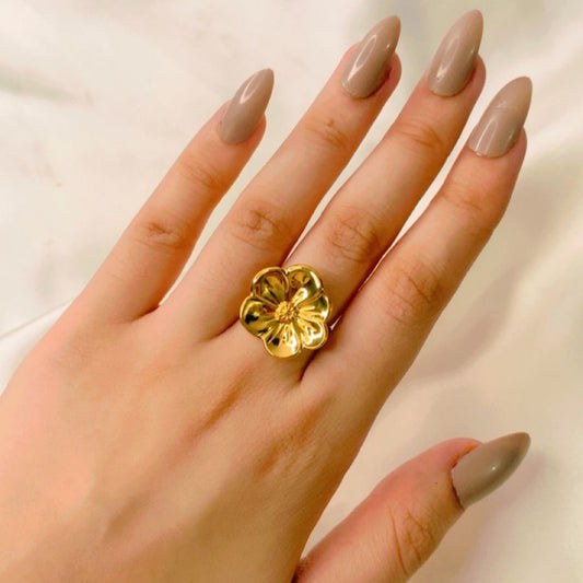 Elegant floral gold-plated ring for women, adjustable ring