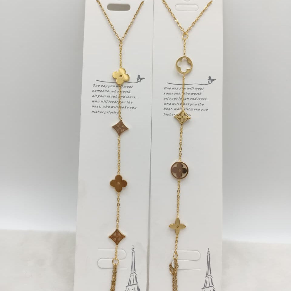 Stainless steel clover necklace for daily wear, skin-friendly and lightweight