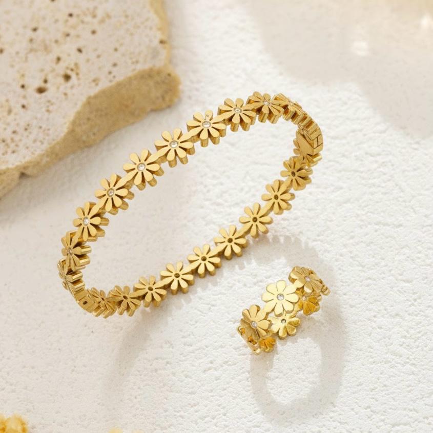 Luxury daisy flower bracelet and ring for women, elegant daily wear