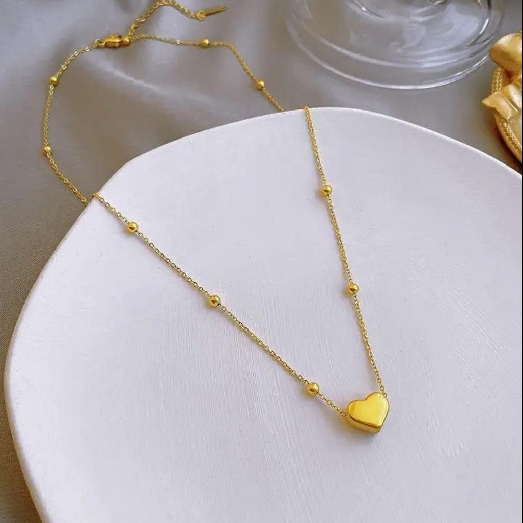 Waterproof golden heart necklace for women with minimal chain design