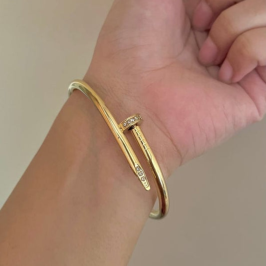 Screw Nail with stones