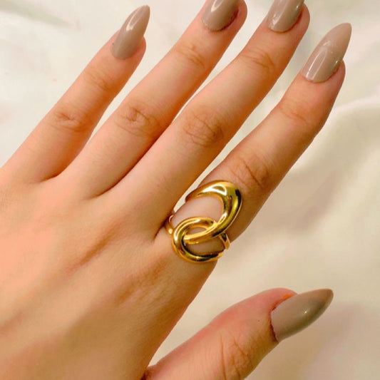 Trendy gold-plated wave ring, lightweight and elegant jewelry