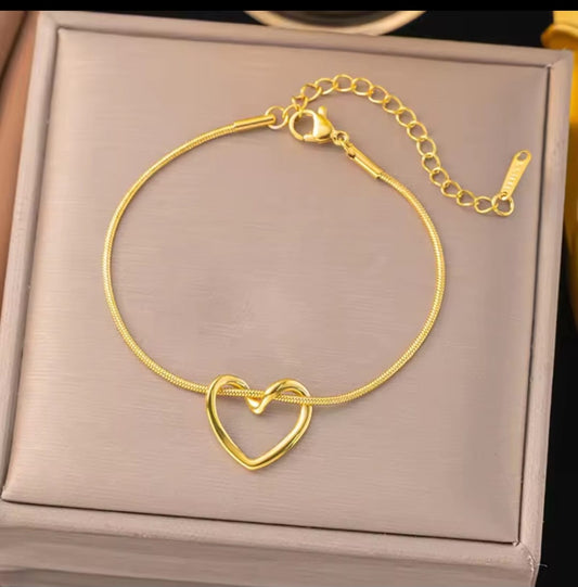 Hollow Heart Bracelet
